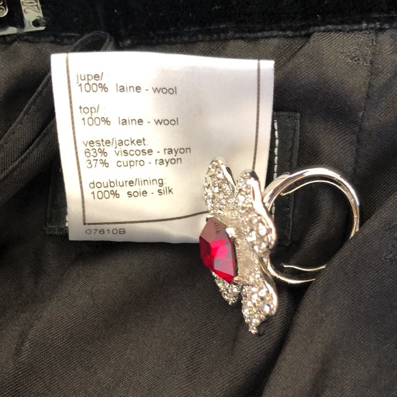 Chanel vintage skirt with velvet details - Picture 8 of 13